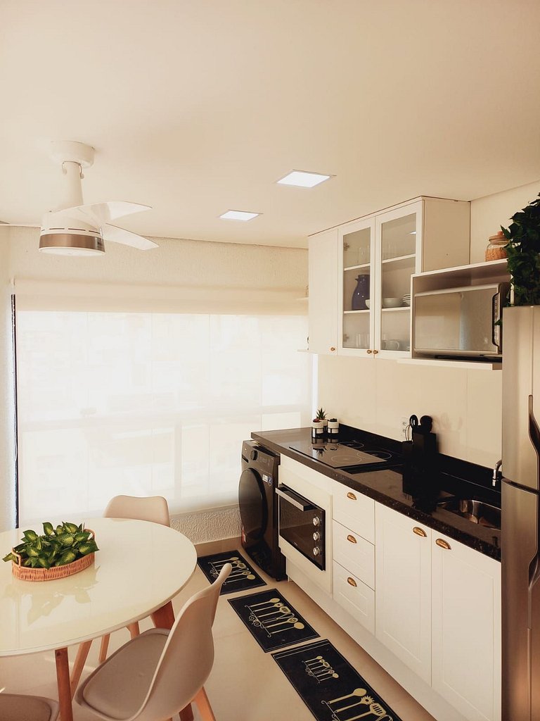 Perto da Praia! Piscina com vista p/ mar (GJA001)