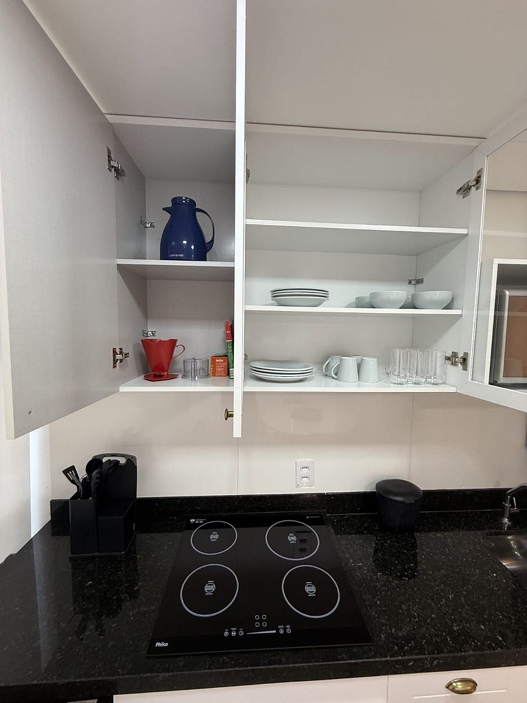 Perto da Praia! Piscina com vista p/ mar (GJA001)