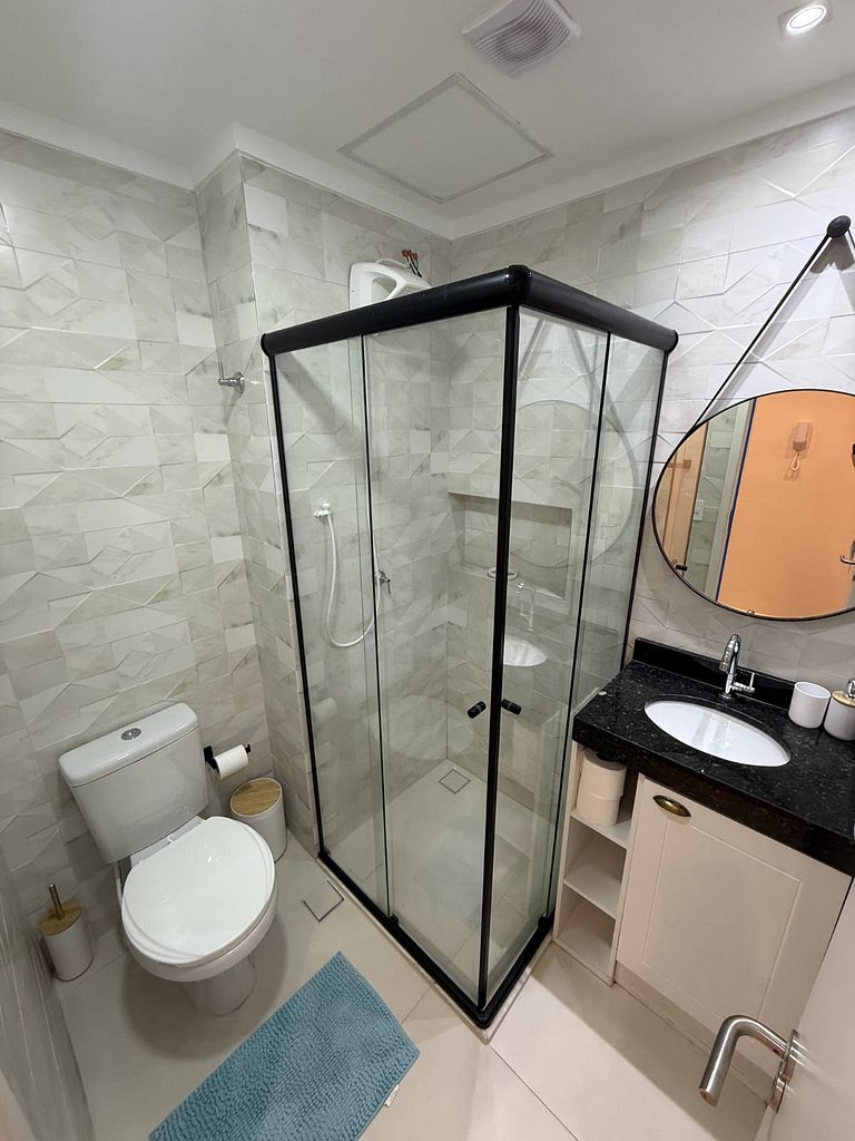 Perto da Praia! Piscina com vista p/ mar (GJA001)