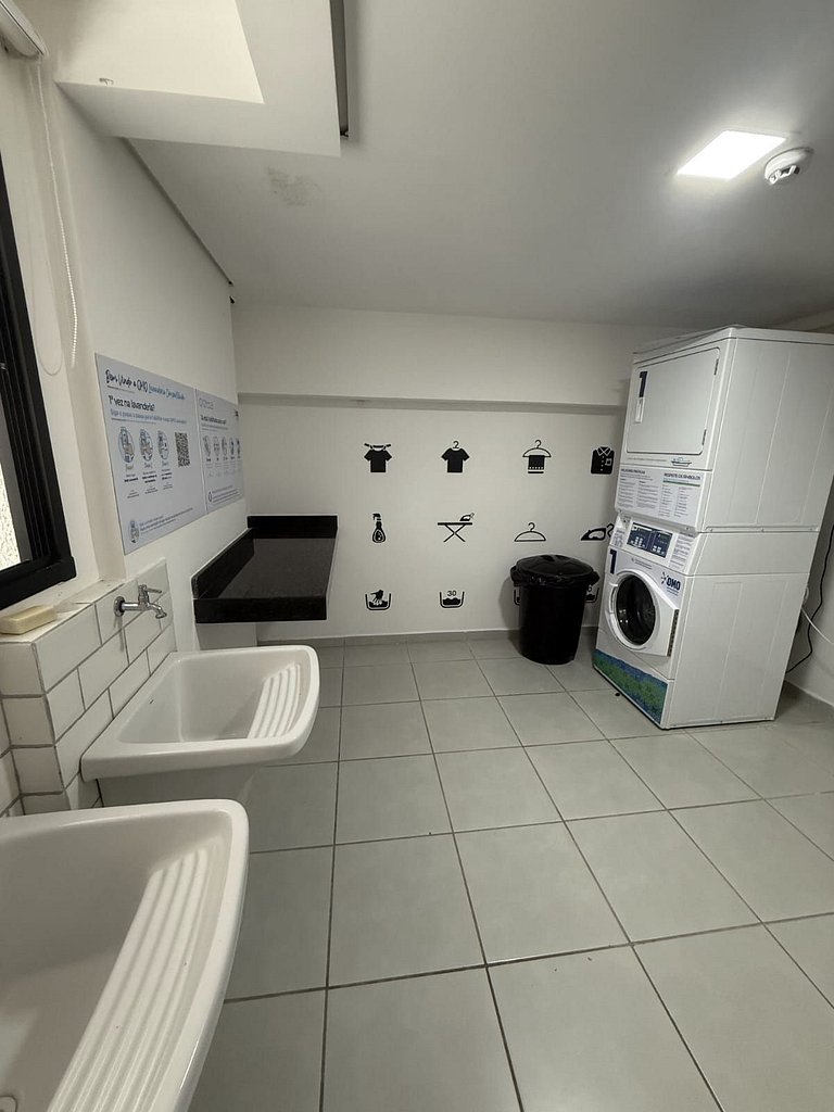 Perto da Praia! Piscina com vista p/ mar (GJA001)