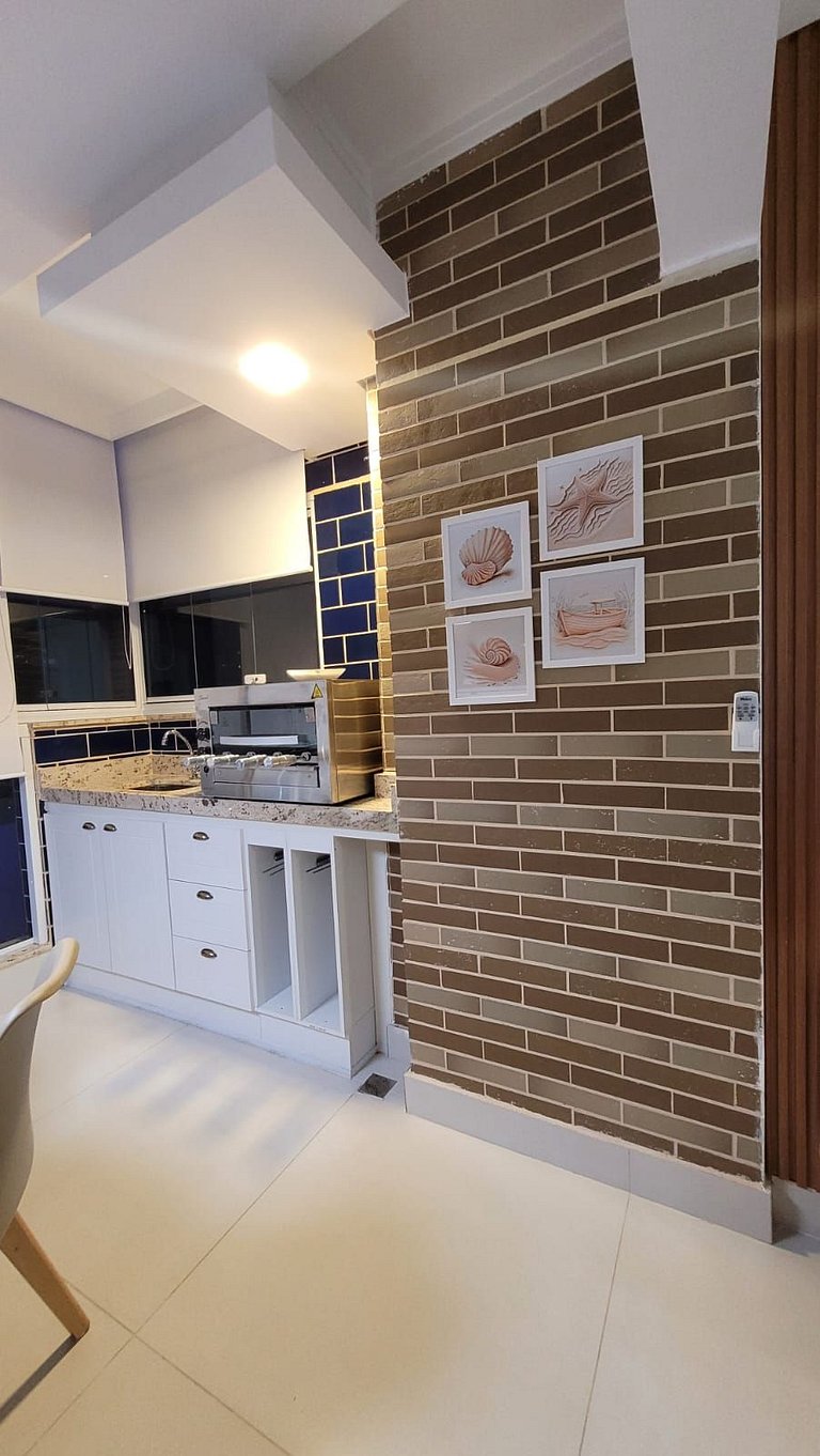 A melhor opção na Praia Enseada! (GJA002)