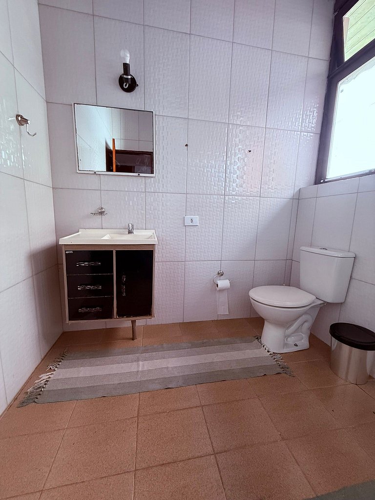 Apenas 2 Quadras da Praia da Enseada, com Piscina