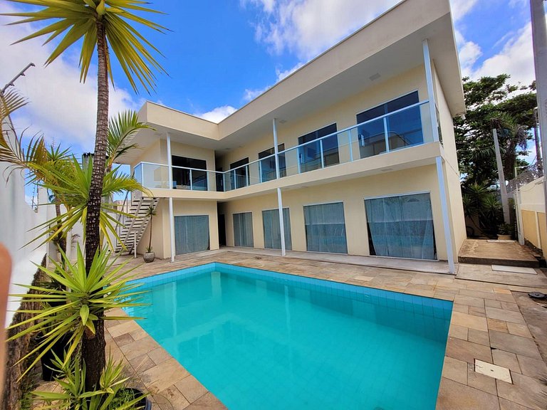 >>Apenas 1 Quadra da Praia da Enseada com Piscina