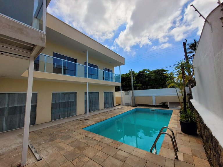 >>Apenas 1 Quadra da Praia da Enseada com Piscina