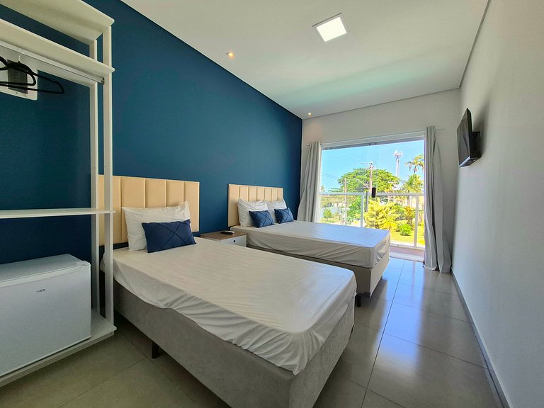 >>Apenas 1 Quadra da Praia da Enseada com Piscina