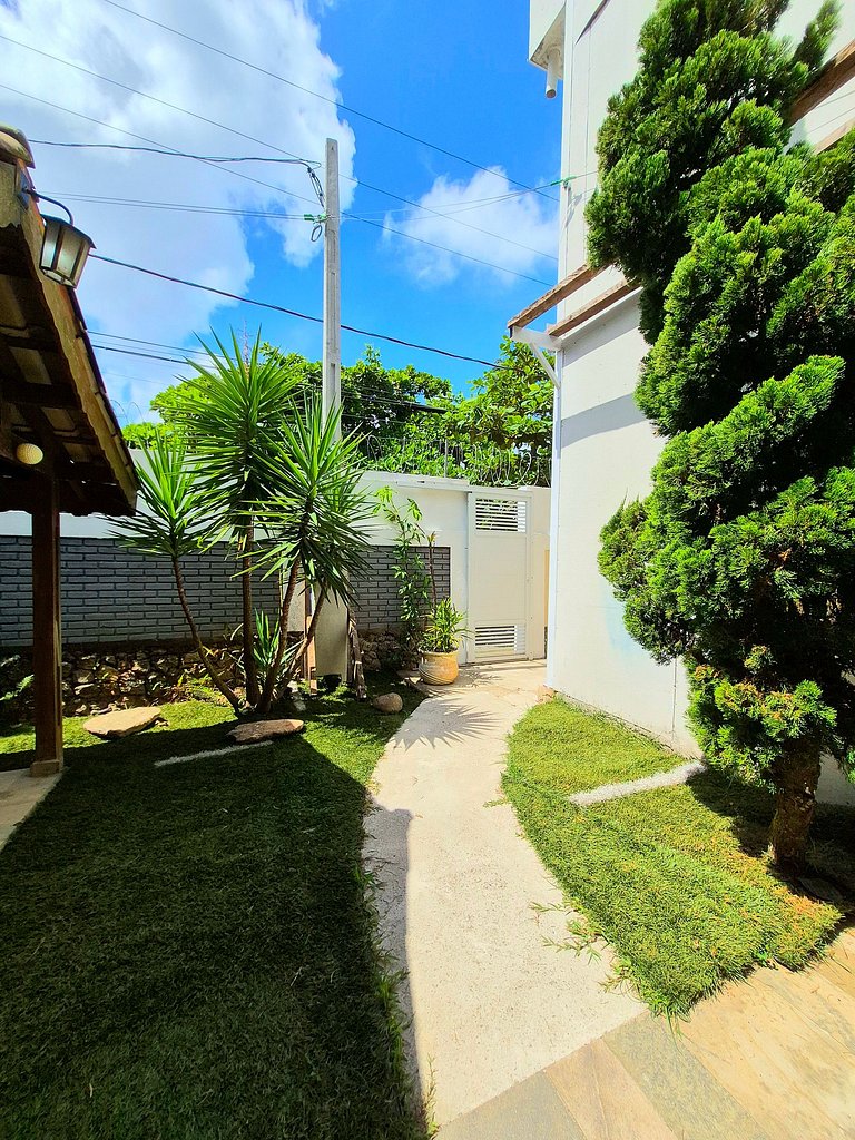 Apenas 2 Quadras da Praia da Enseada, com Piscina