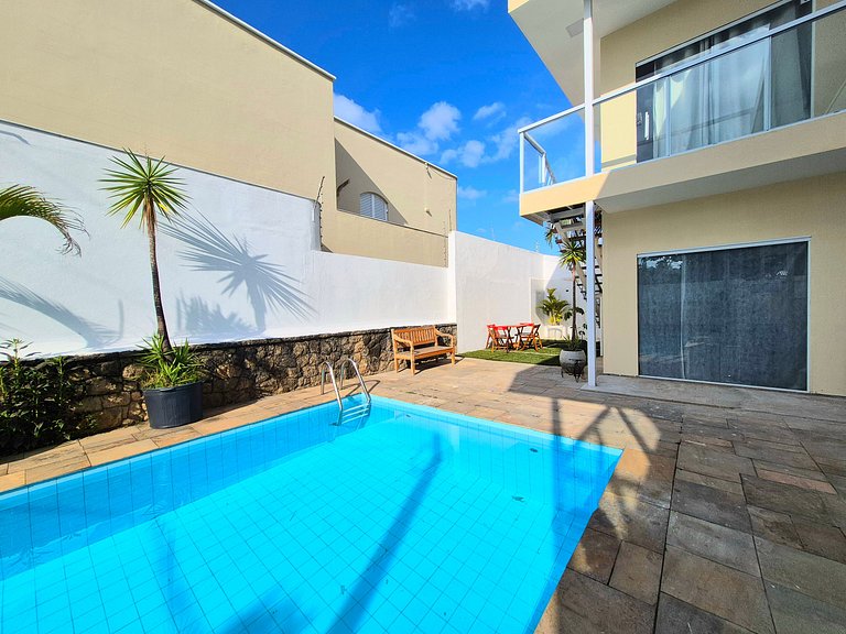 Apenas 1 Quadras da Praia da Enseada, com Piscina