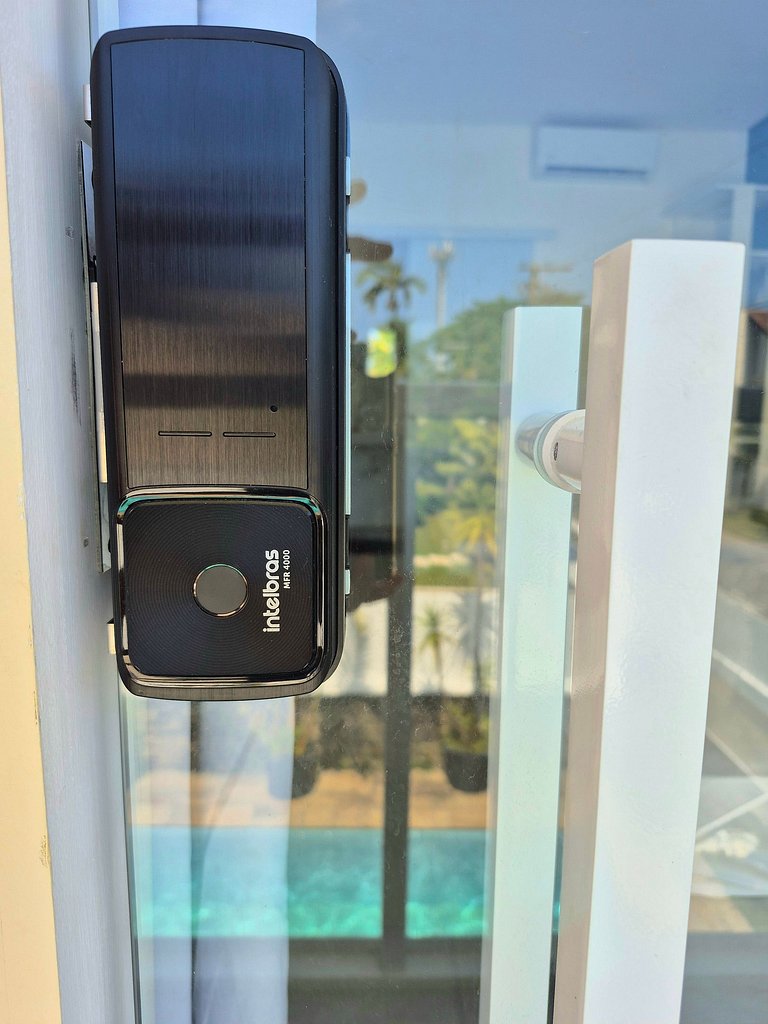 Apenas 1 Quadras da Praia da Enseada, com Piscina