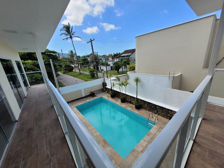 Apenas 1 Quadras da Praia da Enseada, com Piscina