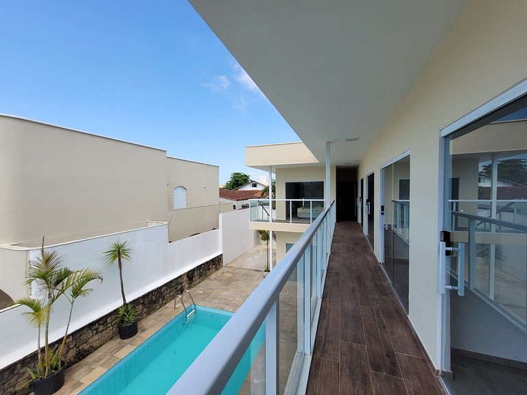 Apenas 1 Quadras da Praia da Enseada, com Piscina