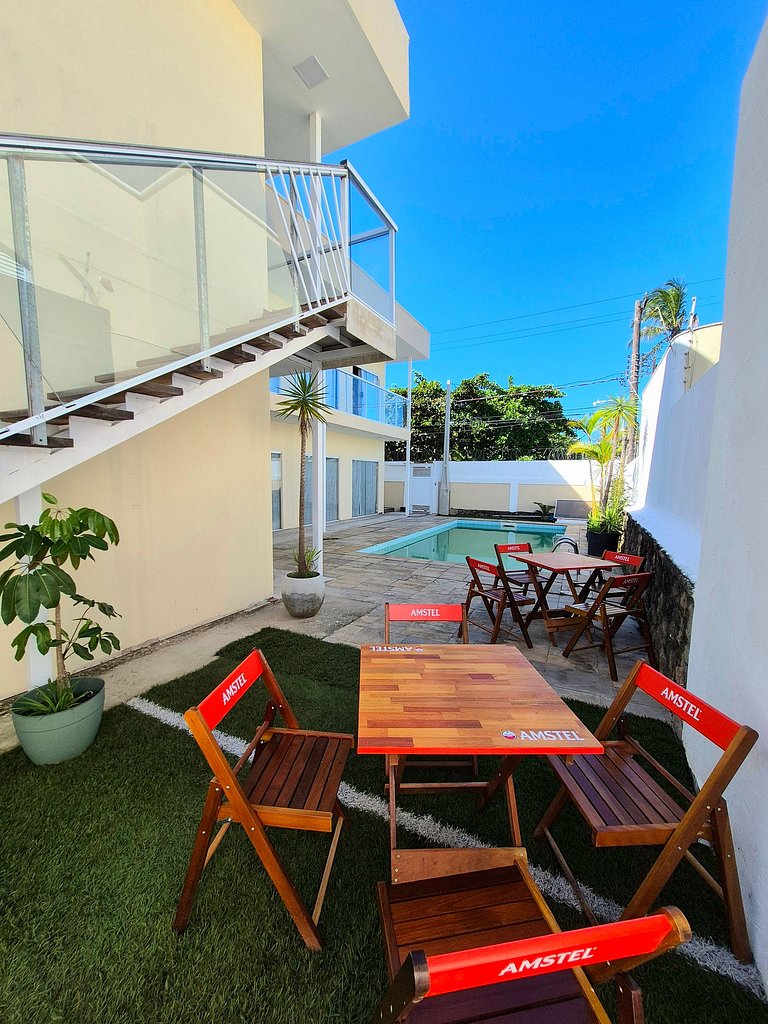 >>Apenas 1 Quadra da Praia da Enseada com Piscina