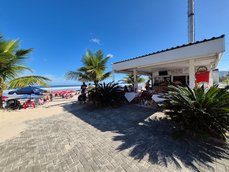 >>Apenas 1 Quadra da Praia da Enseada com Piscina