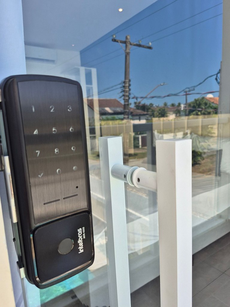 >>Apenas 1 Quadra da Praia da Enseada com Piscina